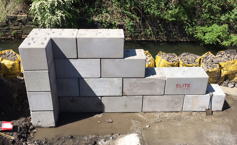 Interlocking Concrete Block Retaining Wall