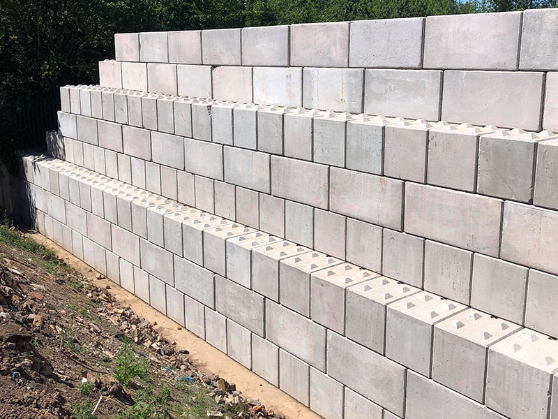 concrete block retaining wall