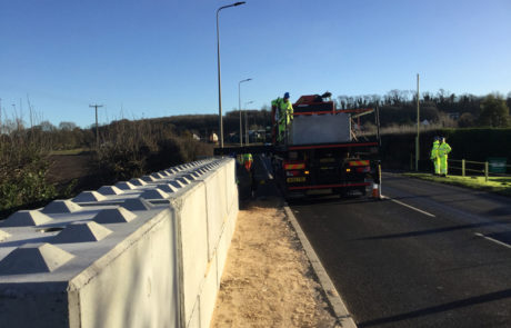 Flood defence wall