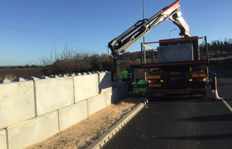 Flood defence wall