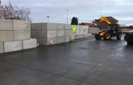 Flood defence wall